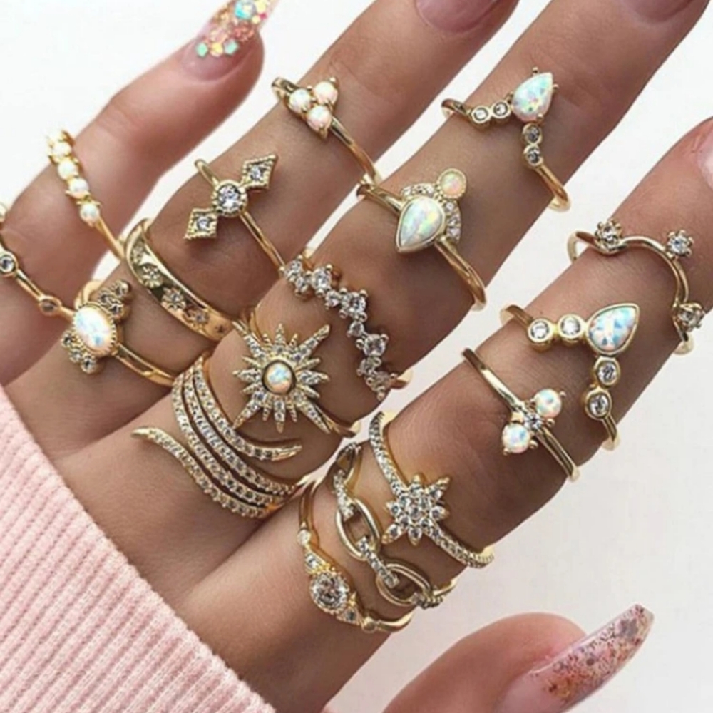 Vintage Wraith 17 pc Ring Set